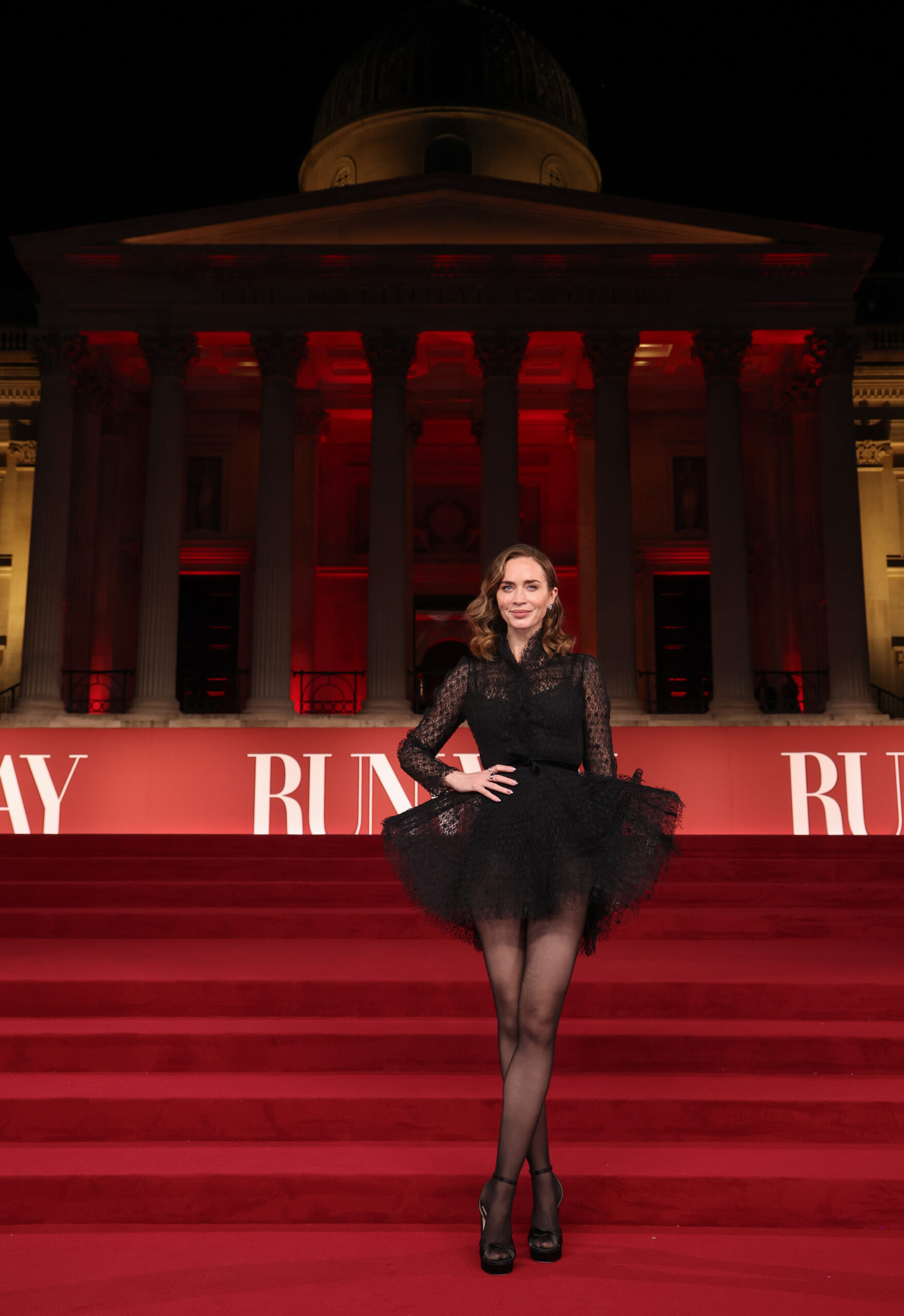 Emily Blunt nas je oduševila u crnoj mini haljini na premijeri filma Vrag nosi Pradu