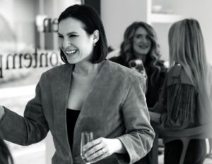 Kristina Bradač Radić predstavila snažnu i introspektivnu izložbu „The Sun Heals Me, But the Moon Feels Me“