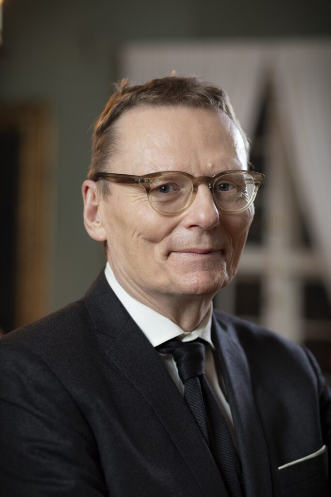 Robinson James, nobelovac