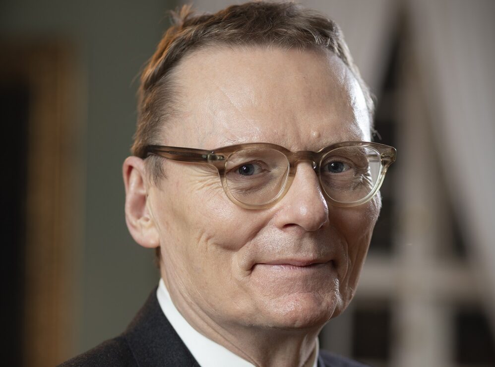 Robinson James, nobelovac