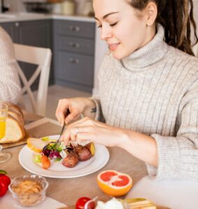 Što učiniti nakon blagdanskog prejedanja? 8 načina da se osjećate bolje