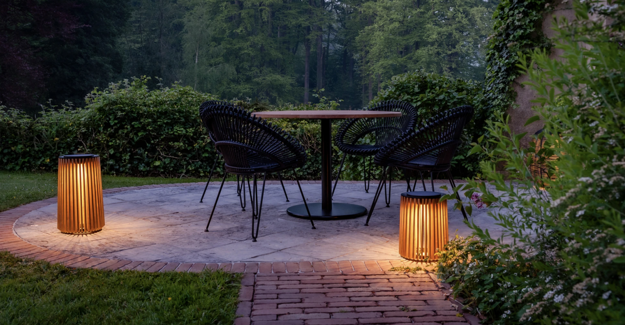Detalj koji mijenja atmosferu: Ovo su najbolje outdoor lampe za balkone i terase