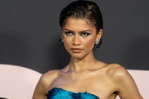 plavo sjenilo Zendaya