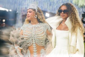 Blue Ivy i Beyonce dolaze na Met galu / Profimedia