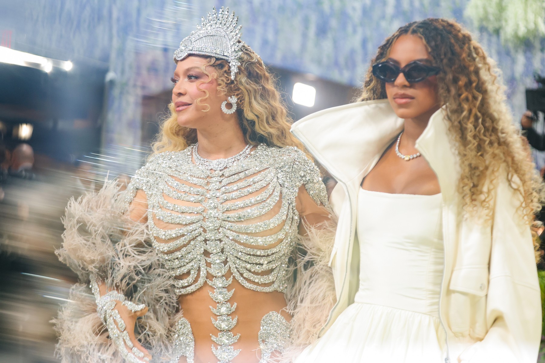 Piše Jelena Veljača: Blue Ivy i Sunday Rose na Met Gali! Koliko rano je – prerano?