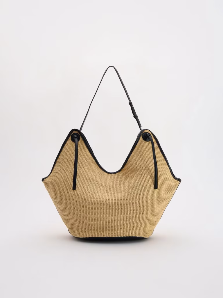Reserved (8,99 eura)
