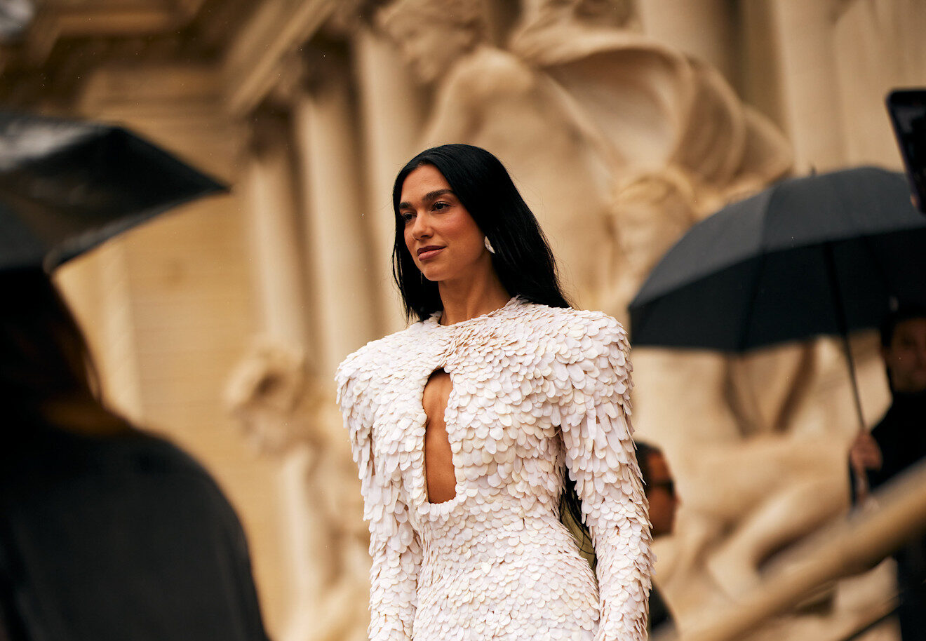 Dua Lipa izrekla  sudbonosno “da” i postavila novi bridal trend