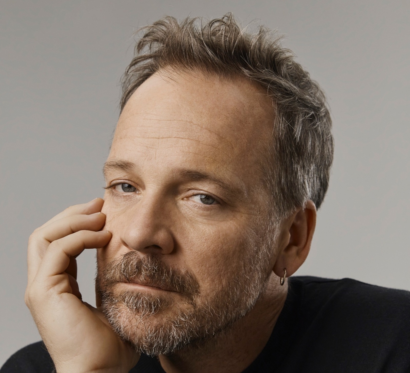 Peter Sarsgaard za ELLE:U svijetu superheroja, biram igrati ljude koji zaslužuju ljubav