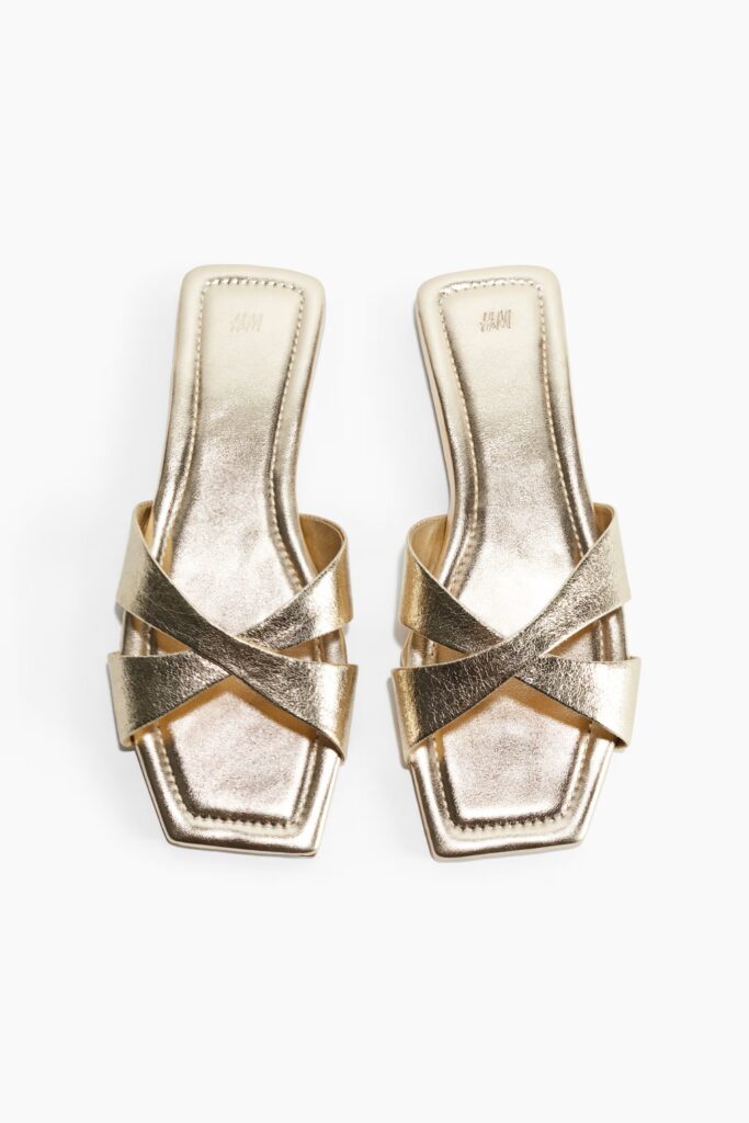 H&M (19,99 eura)