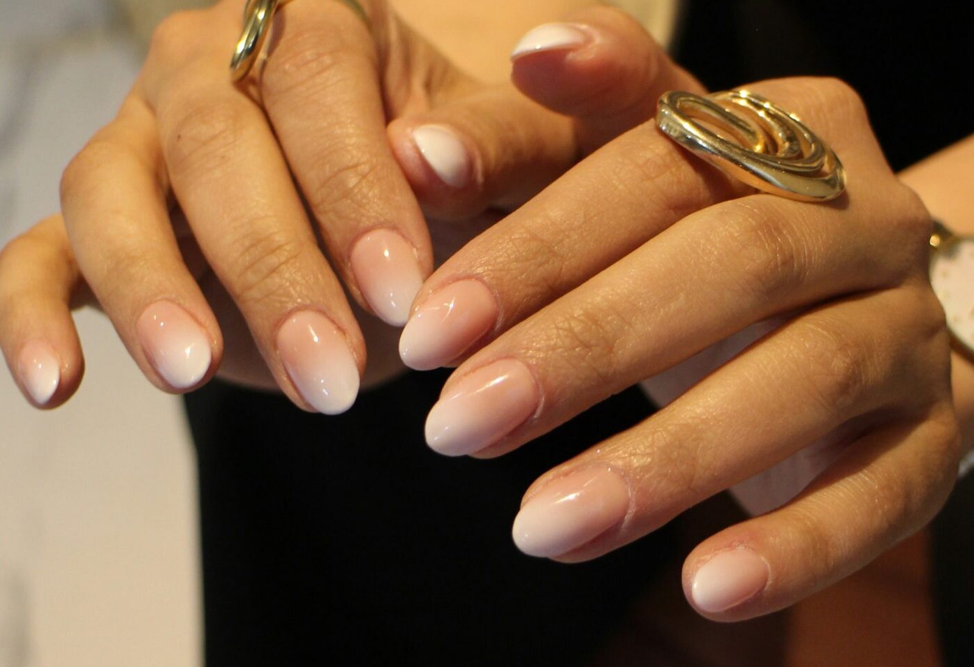 ombre manikura