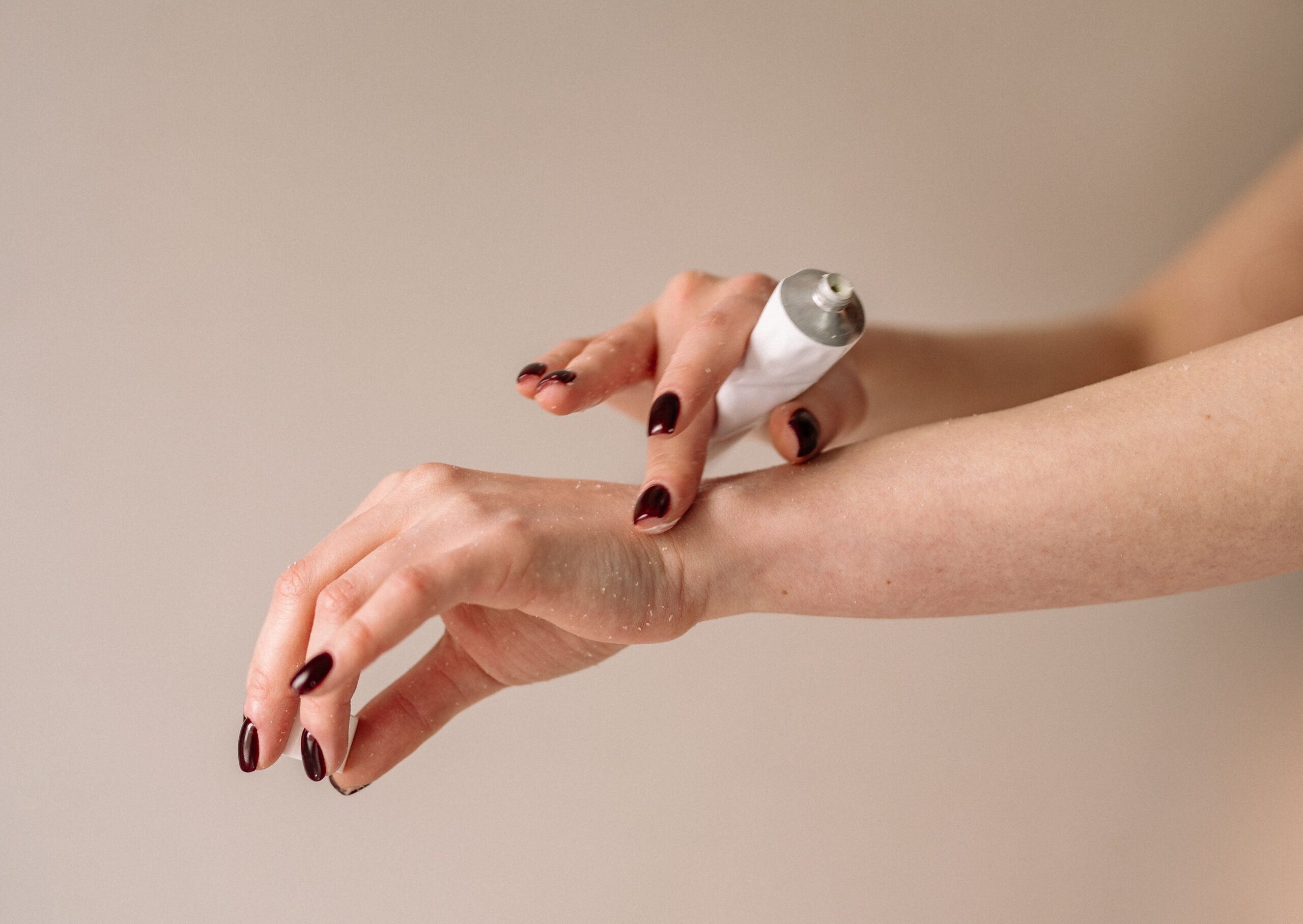 HANDS & NAILS