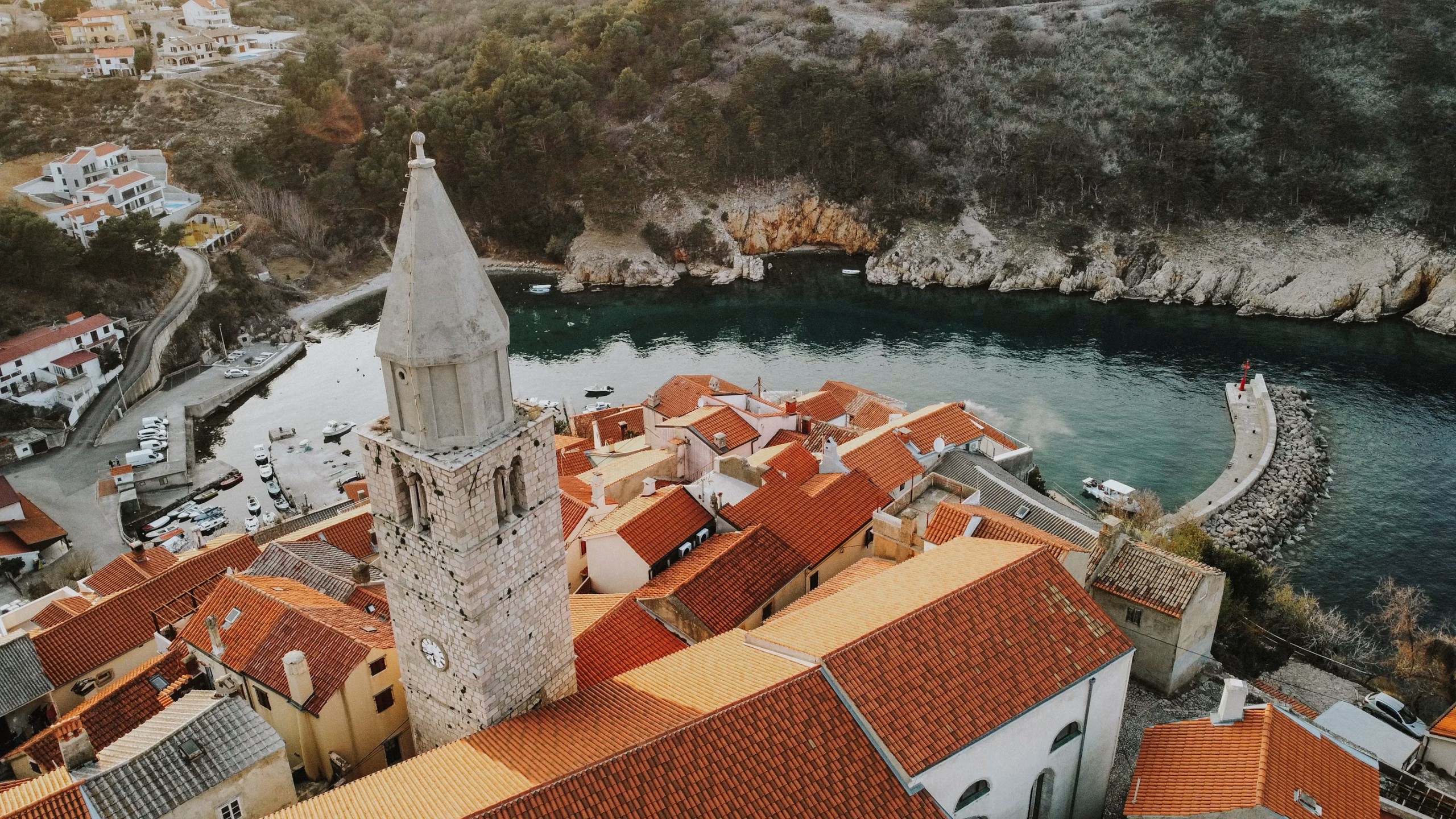 Krk za vikend? Plaže, mjesta i doživljaji zbog kojih ćete mu se uvijek vraćati