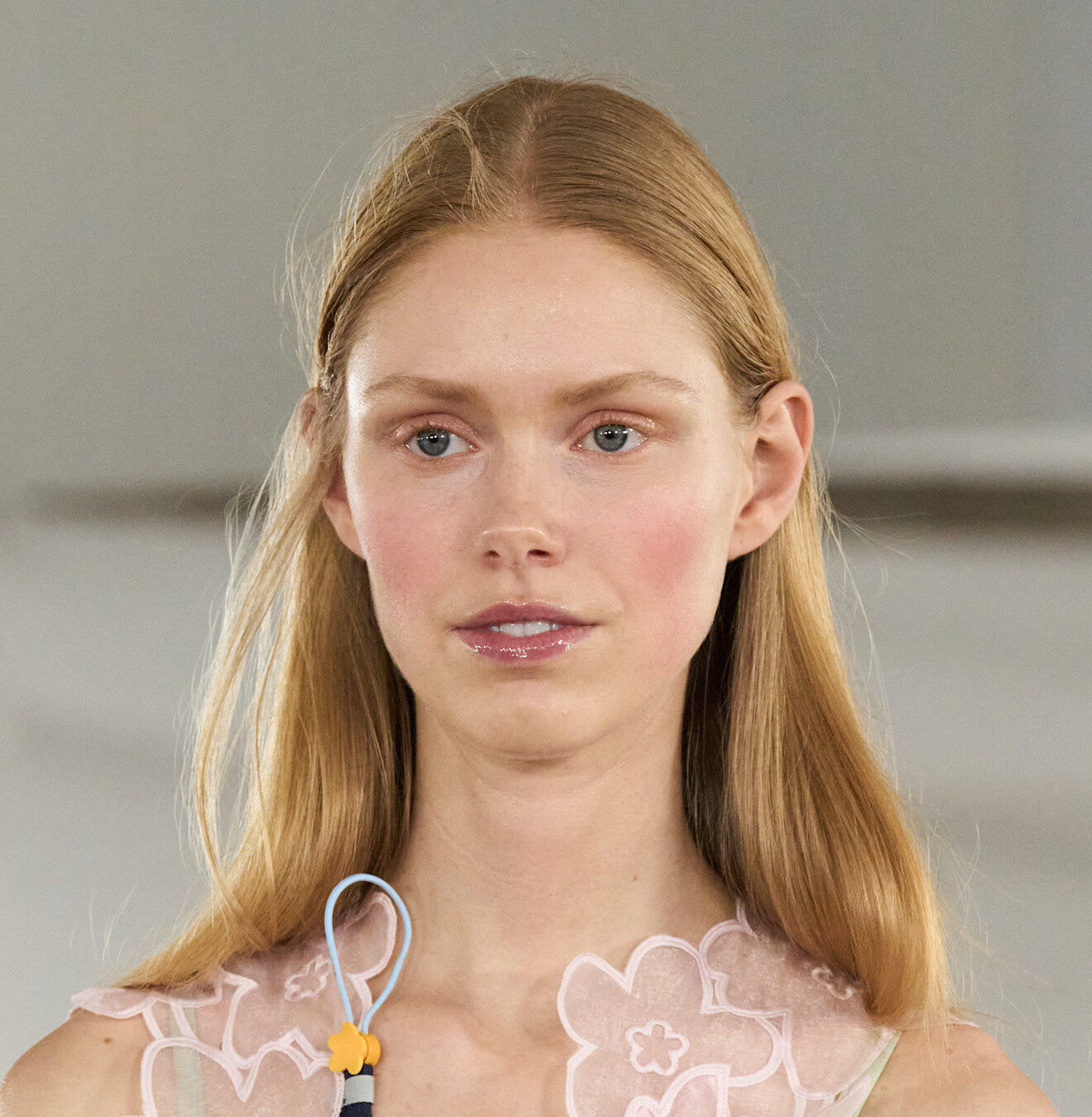 Strawberry girl makeup: viralni beauty trend koji svi kopiraju