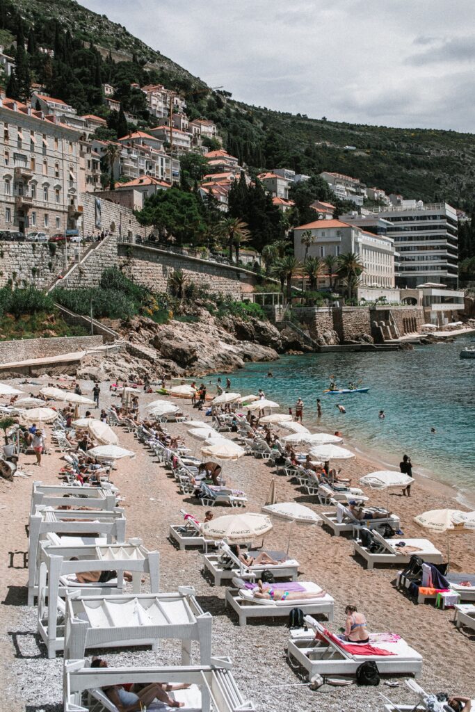 Dubrovnik plaže ponekad su pune turista