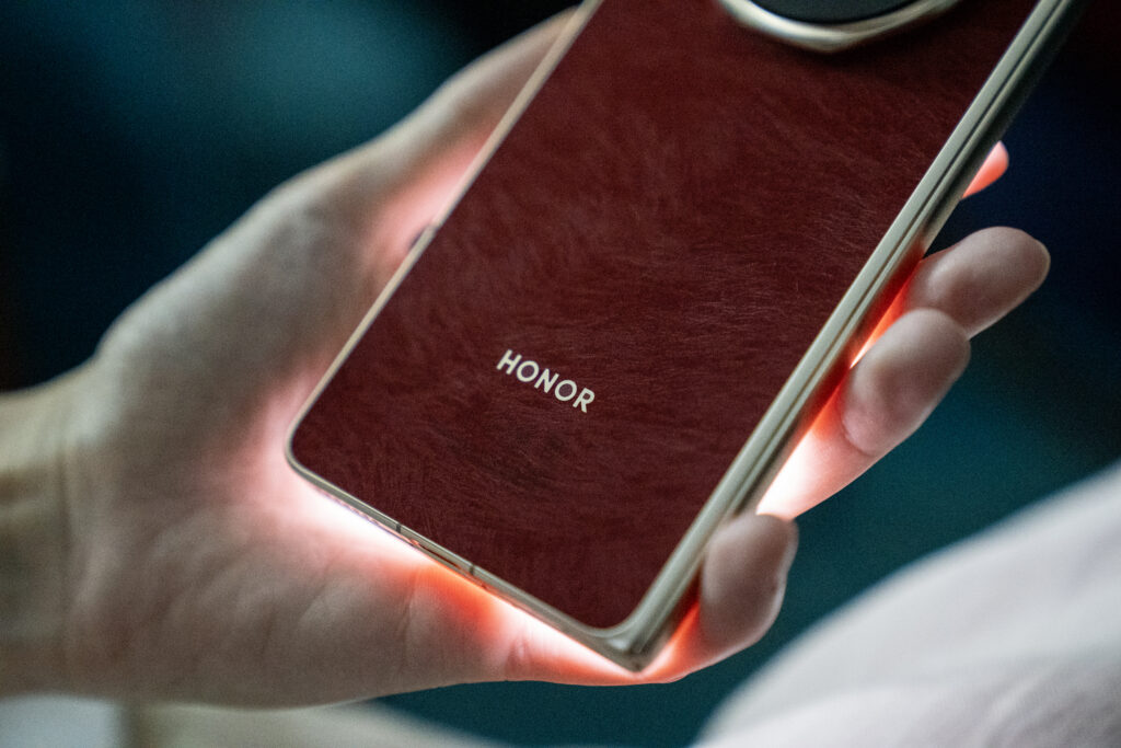 Honor Magic V6 redefinira preklopne telefone