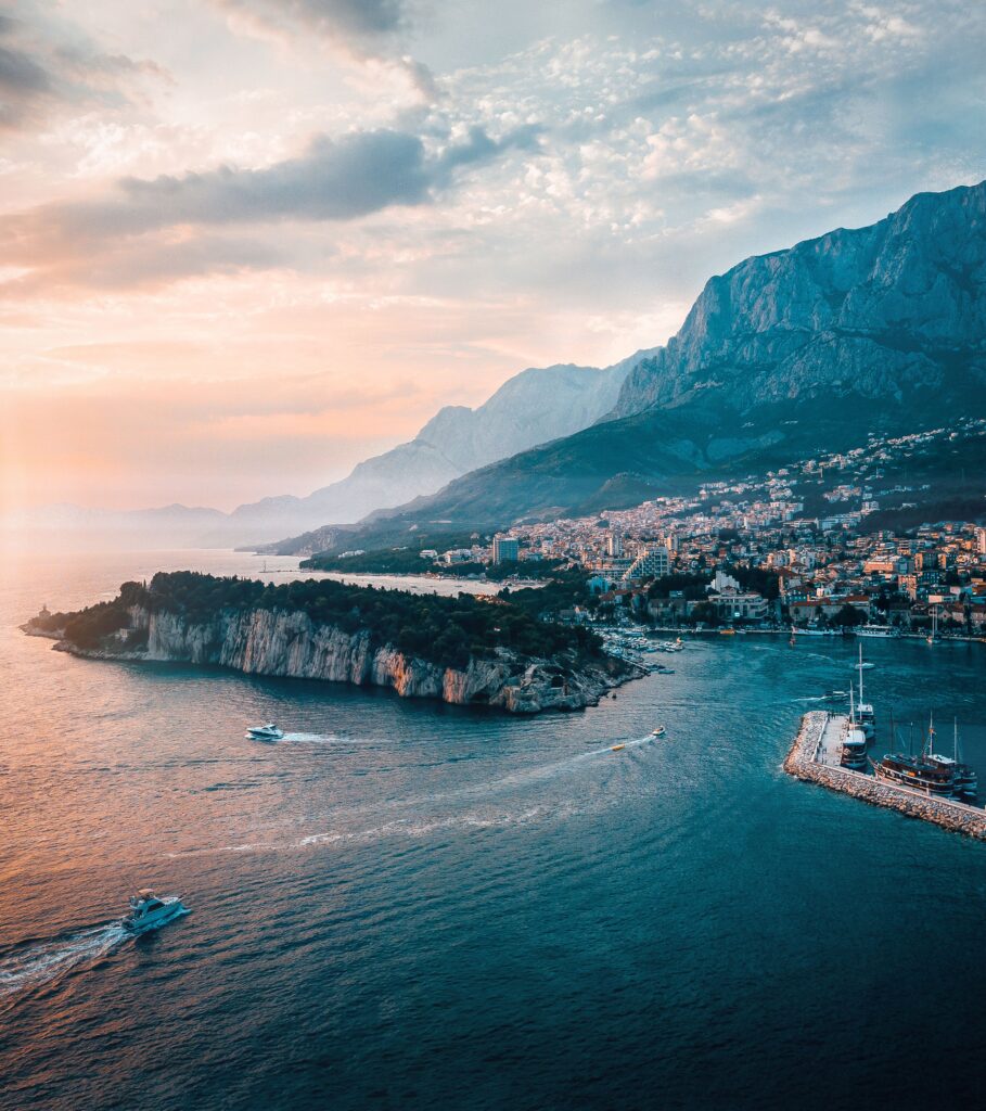 Makarska rivijera poseban je spoj mora i Biokova