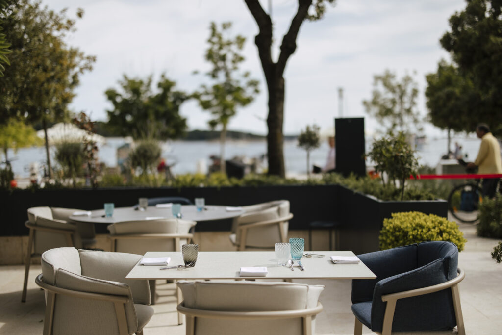 Spinnaker Gourmet Stage