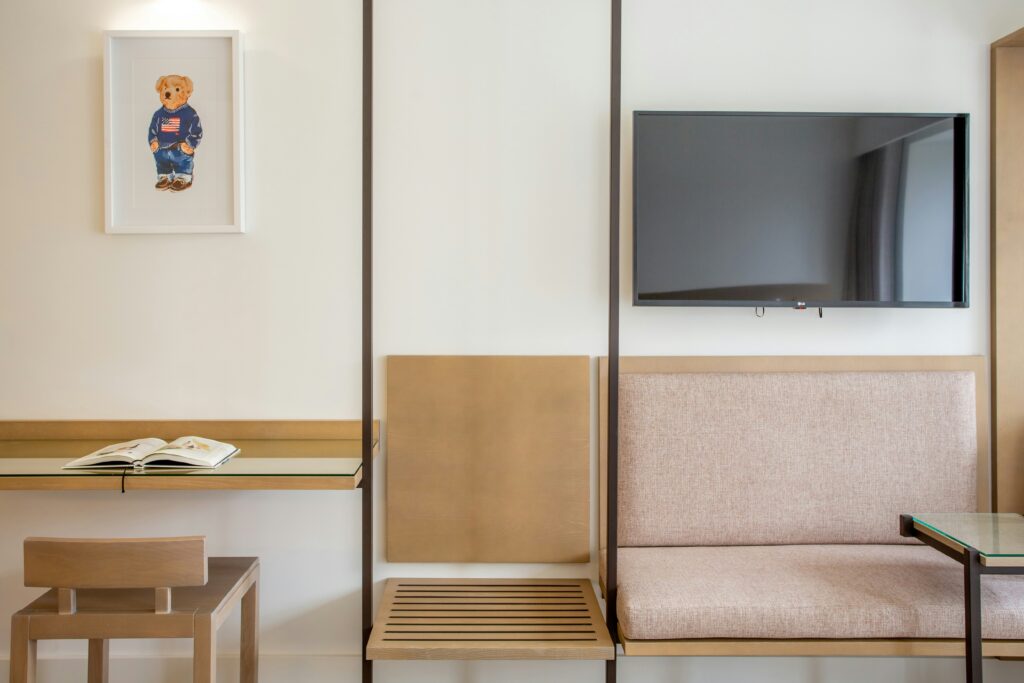 Svijetle boje dobar su izbor za studio apartman uređenje
