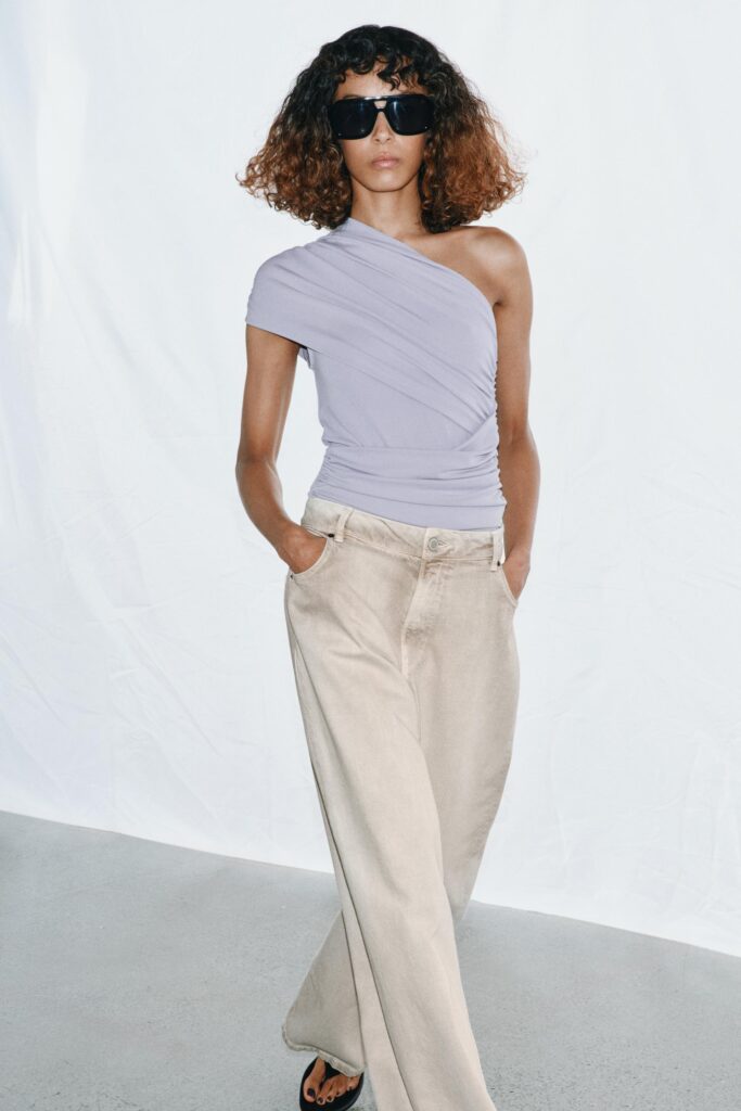 Zara top, prije 22,95 eura - sada 7,99 eura