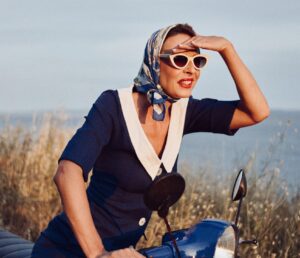 Anđela Ramljak za Elle: Renesansna i suvremena it-djevojka na Vespi
