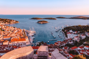Hvar za prvi posjet: što vidjeti, gdje spavati i kako planirati savršeno putovanje