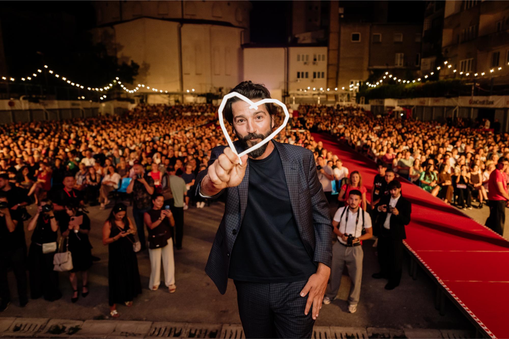 Recenzija Srđana Sandića: Diego Luna postavlja važno pitanje filmom – kome pripada dom kada ga više nema?
