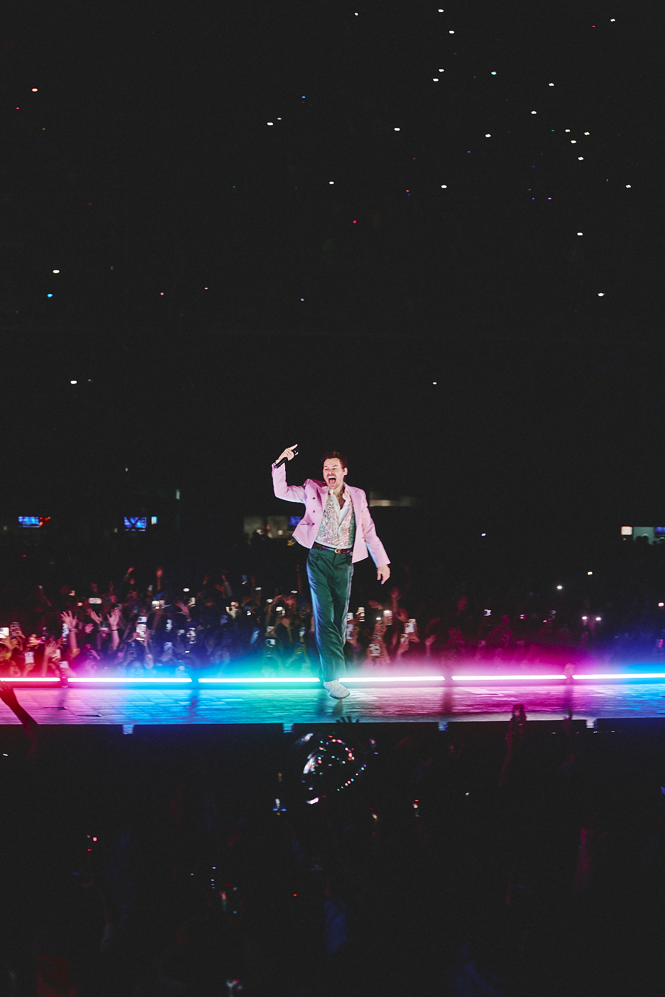 Harry Styles ovom Dior kombinacijom ponovno ruši predrasude kada je u pitanju muška moda