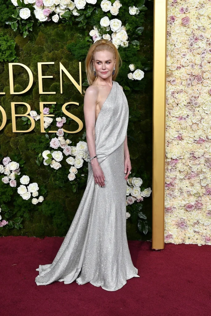 Nicole Kidman na crvenom tepihu u prekrasnoj srebrenoj haljini