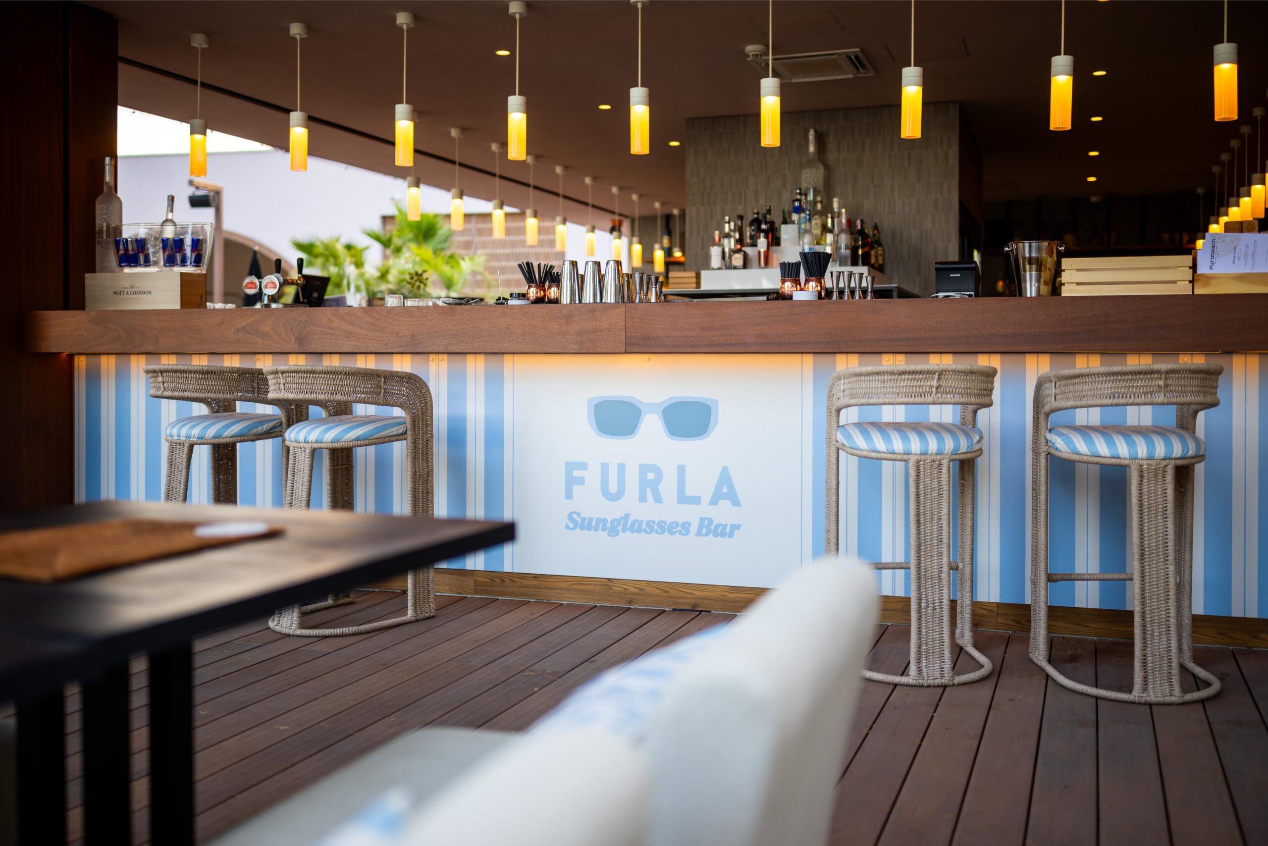 Talijanski chic na Jadranu: Furla preuzima Purobeach Poreč, a mi znamo sve detalje