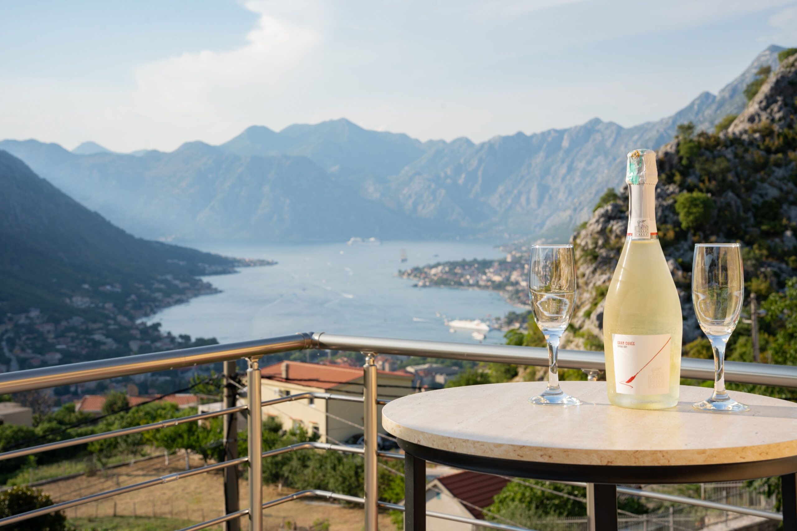 Summer Checklist: ovo ljeto plešemo na 1350 metara iznad Boke