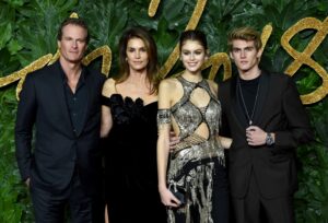 Kaia Gerber i Cindy Crawford u borbi protiv ovisnosti i body shaminga: Kraj mita o obiteljskom savršenstvu