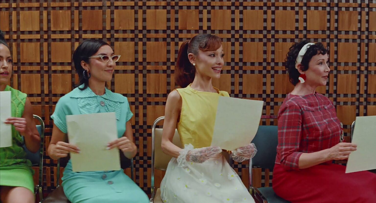 Ariana Grande, Bloody “Petal” Music Video