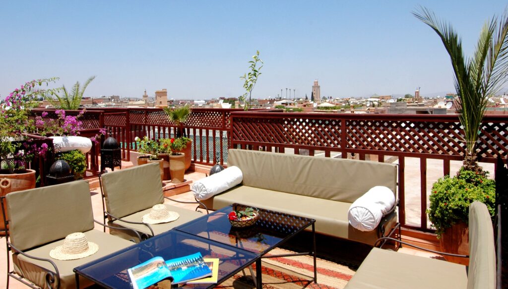 Kako urediti balkon do 100 eura? JYSK i IKEA imaju komade koji izgledaju luksuzno