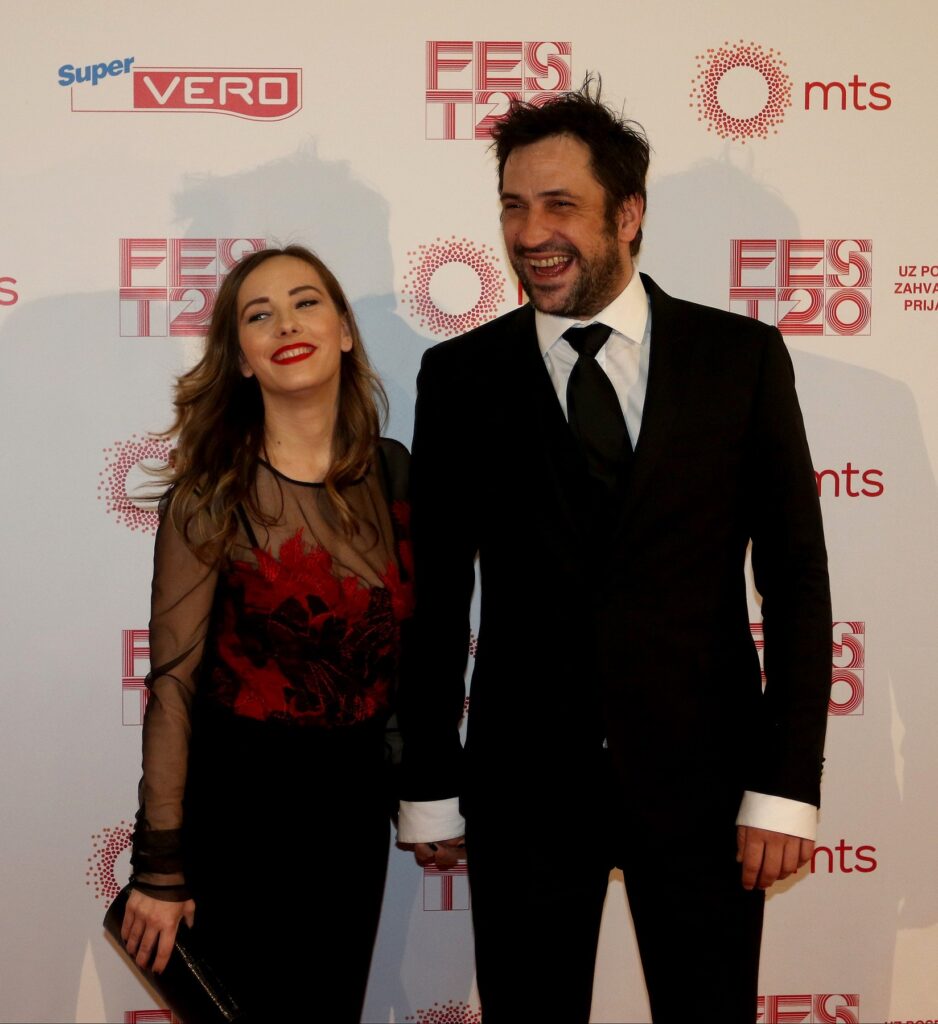 Red carpet and opening of the 48th FEST in the Sava Center.
Crveni tepih i otvaranje 48. FEST-a u Sava centru.