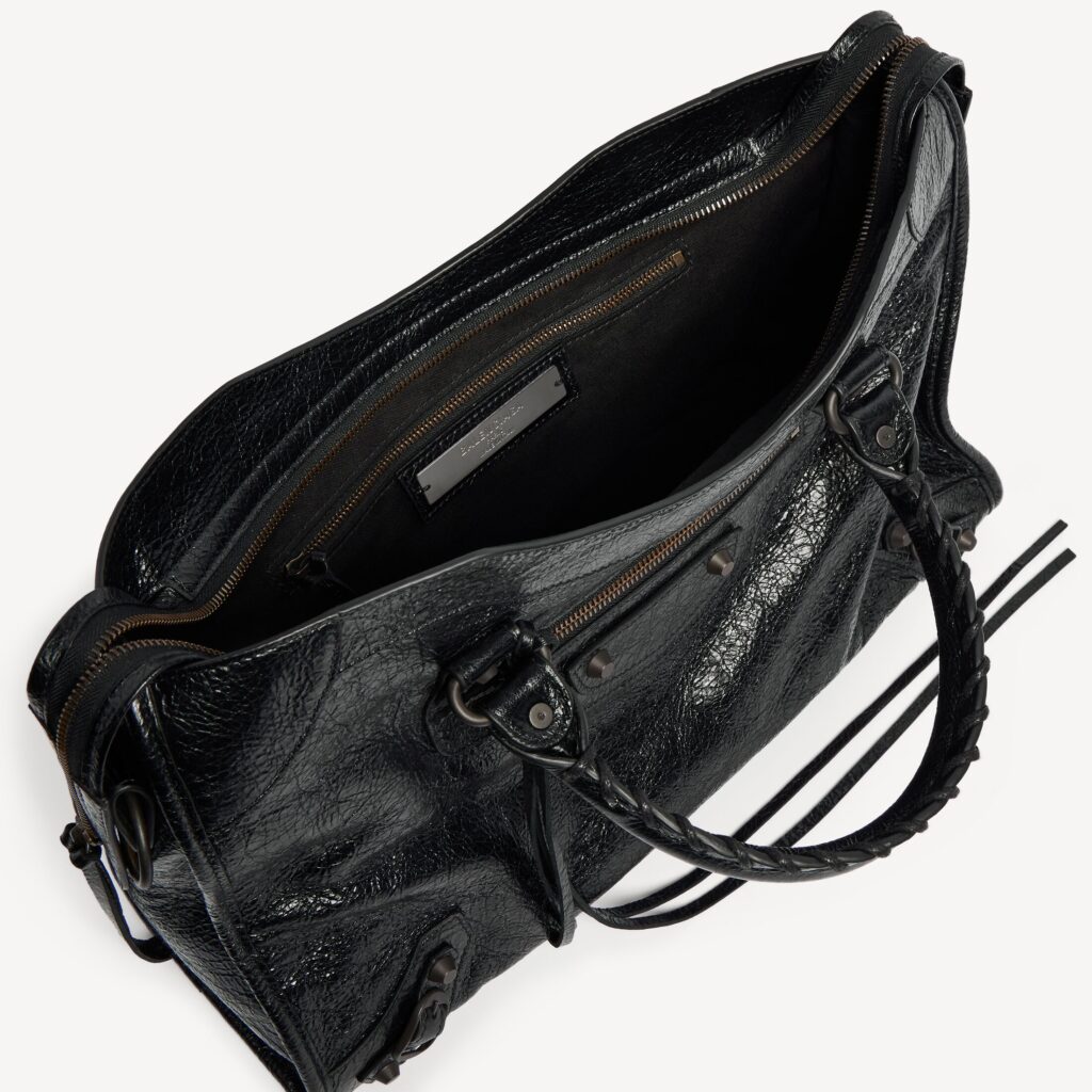 ELLE wishlist: Balenciaga torba o kojoj svi pričaju i devet dupe modela ispod 40 eura