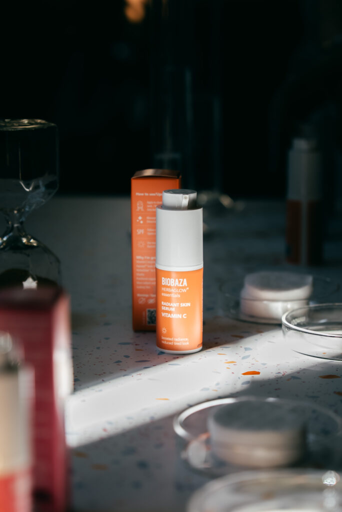Biobaza Herbaglow Essentials Radioant Skin Serum_2