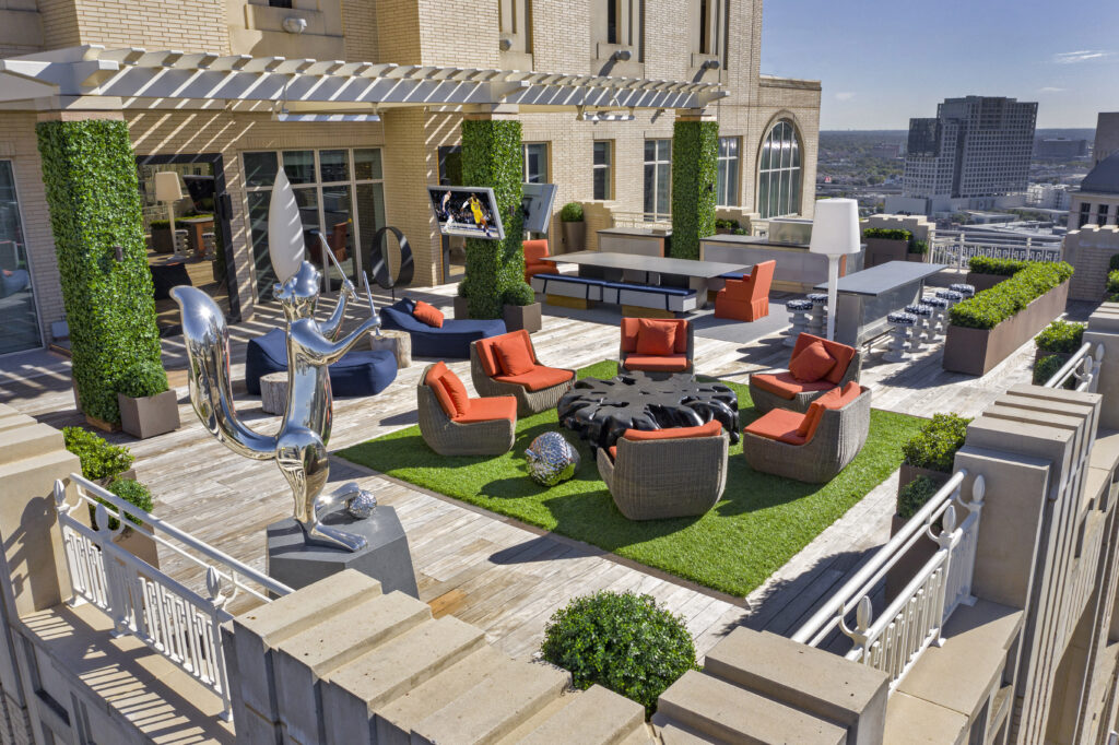 Vjeverica dirigira, Harley čuva vino: zavirite u najzabavniji penthouse u Dallasu