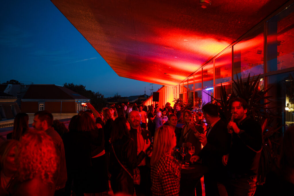 Tko se krije iza maske? Otkrijte na Sing It Back Masquerade Specialu na zagrebačkom rooftopu