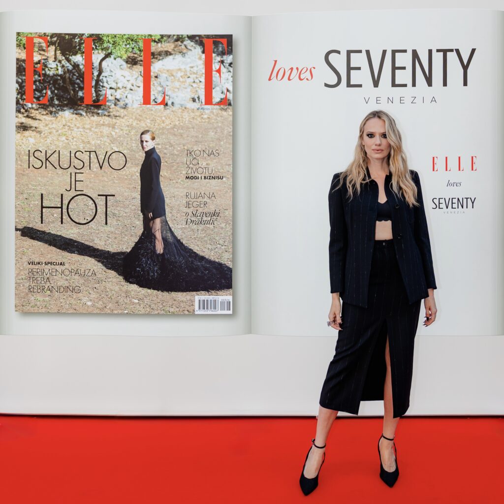 Elle44