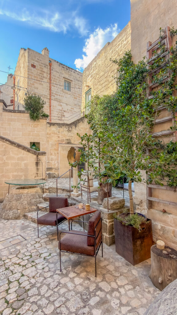 Je li ovo najromantičniji hotel u Italiji? Zavirite u luksuzne špilje Matere i hotel Corte San Pietro