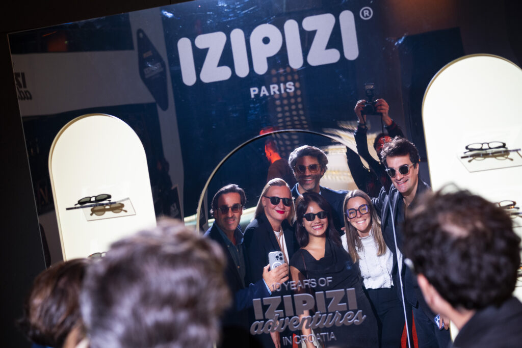 Izipizi 10