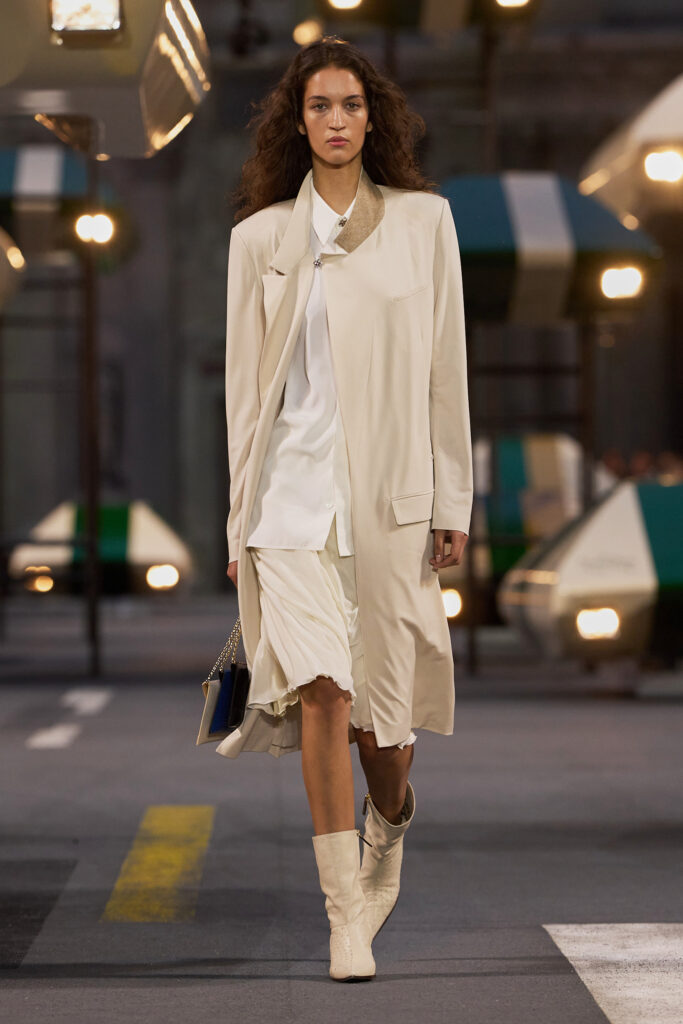Vuitton S27 044