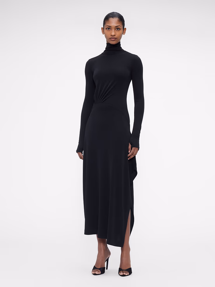 Gap x Victoria Beckham kolekcija je stigla i već nas je osvojila