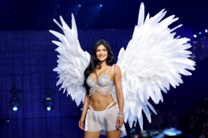 KYLIE JENNER victorias secret show 2026