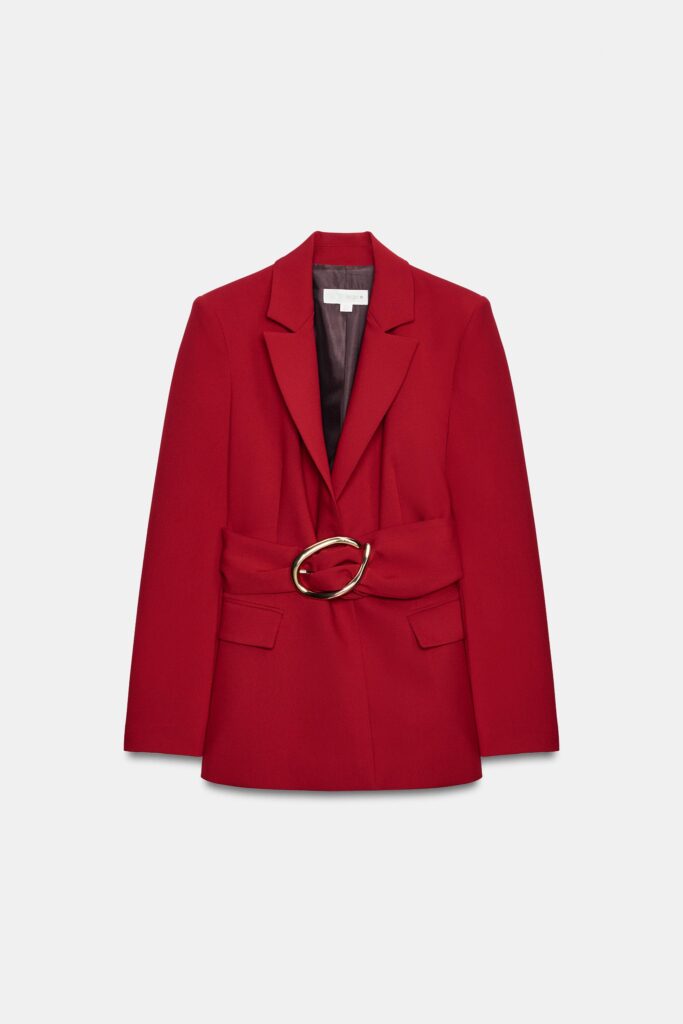 Odijevaj se kao Mikey Madison: 3 looka koje moramo kopirati, a sve imaju Zara, Mango i Massimo Dutti
