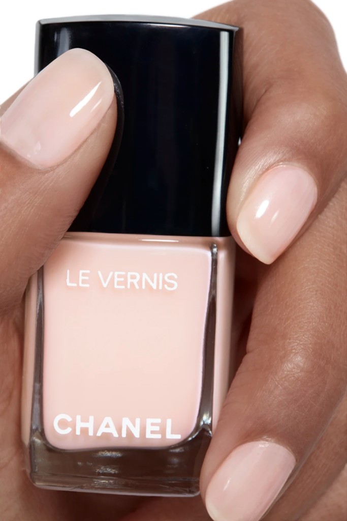 Nude cashmere manikura novi je jesenski hit s Victoria’s Secret piste – evo kako je postići